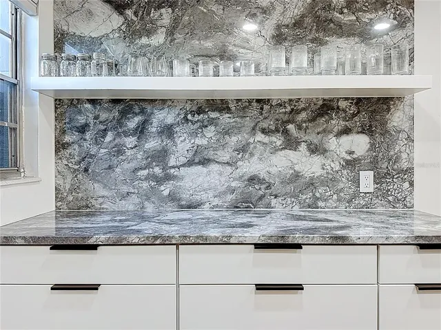 $203,900 | 4328 Edgewater Drive, Unit E103, Orlando, FL 32804