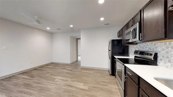 $1,300 | 6304 Prospect Avenue, Unit 202, Dallas, TX 75214