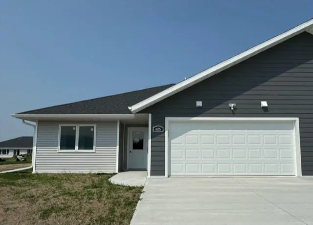 $229,000 | 605 McKinley Street Southeast, Warroad, MN 56763