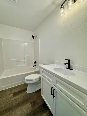 $229,000 | 605 McKinley Street Southeast, Warroad, MN 56763