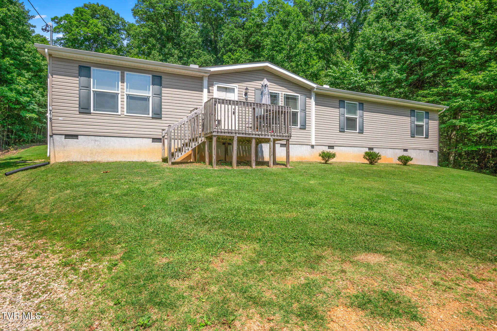 2718 Roseberry Road Mascot, TN 37806 - Photo 1 of 40 DSC06212