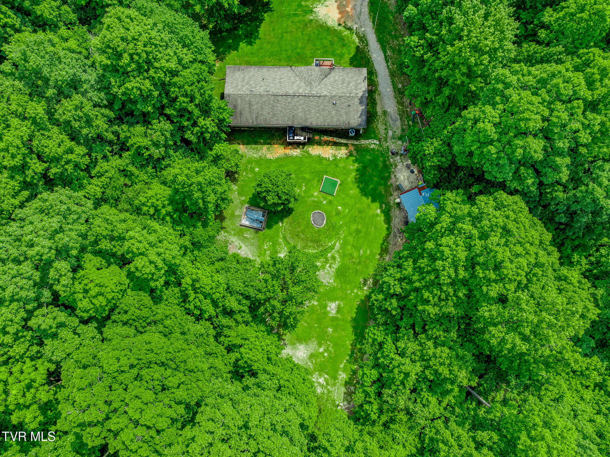 2718 Roseberry Road Mascot, TN 37806 - Photo 34 of 40 DJI_0831