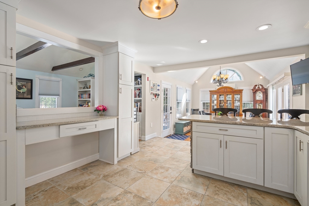445 Walnut Plain Road Rochester, MA 02770 - Photo 6 of 37