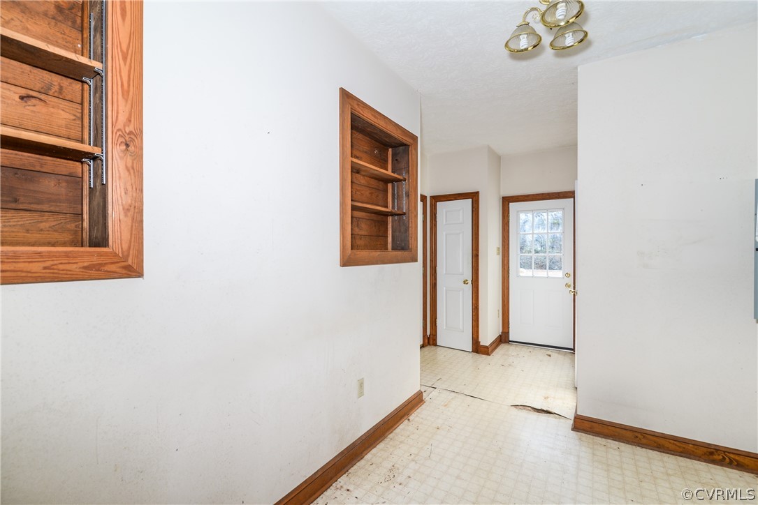 1759 Quaker Road Quinton, VA 23141 - Photo 5 of 37 Gallery Image 5