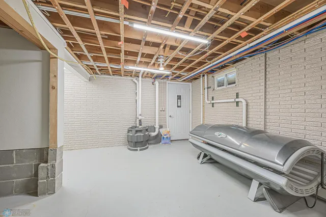 $405,000 | 322 4th Avenue Southeast, Hillsboro, ND 58045