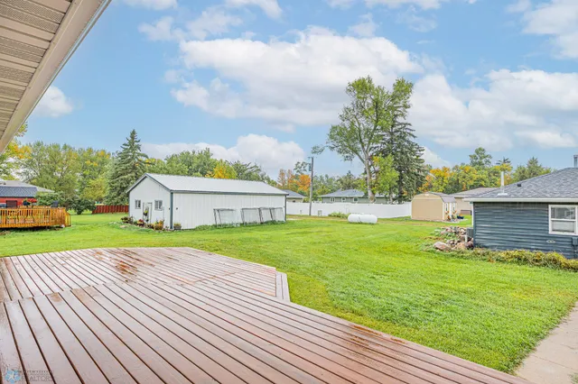 $405,000 | 322 4th Avenue Southeast, Hillsboro, ND 58045