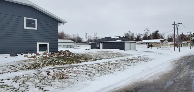 $405,000 | 322 4th Avenue Southeast, Hillsboro, ND 58045