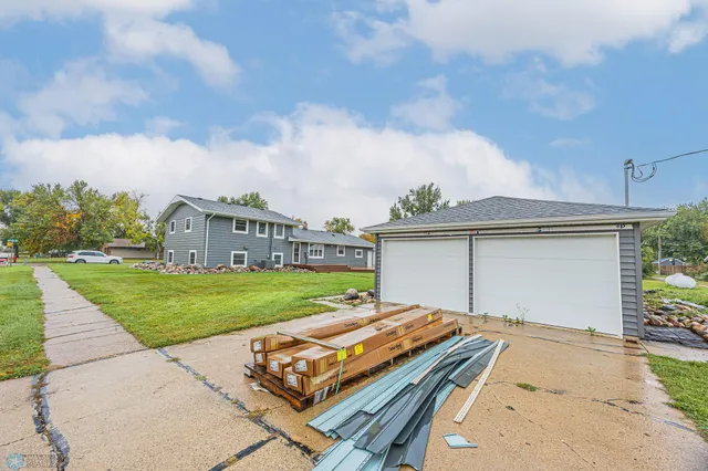 $405,000 | 322 4th Avenue Southeast, Hillsboro, ND 58045