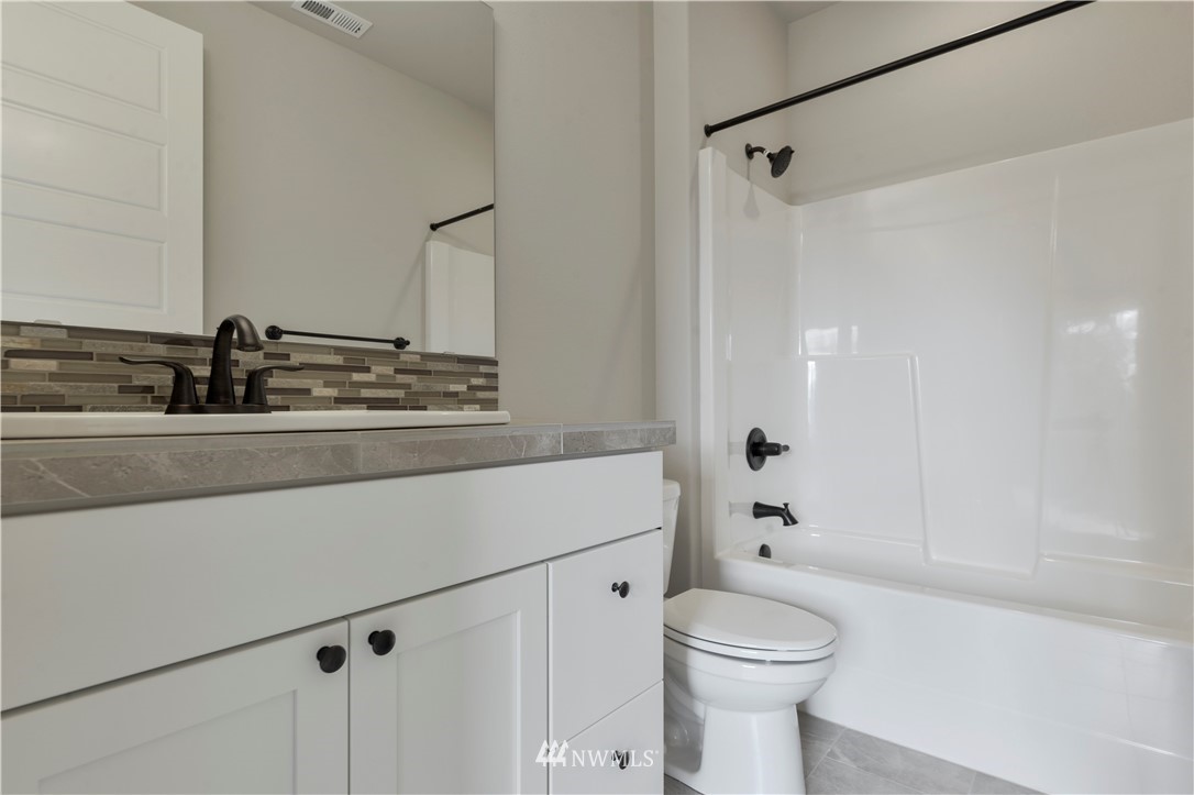 7725 Connells Prairie Road Bonney Lake, WA 98391 - Photo 14 of 19 Gallery Image 14