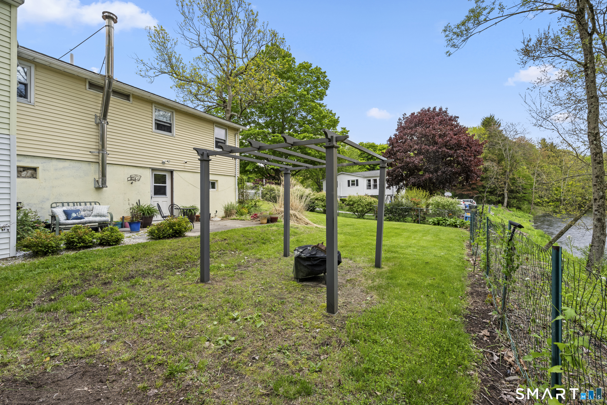 90 Sturtevant Street Norwich, CT 06360 - Photo 31 of 40