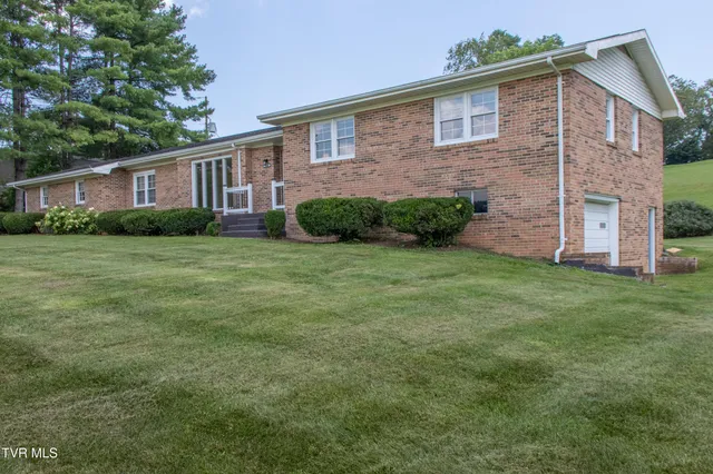 $525,000 | 19400 Lee Highway, Abingdon, VA 24210