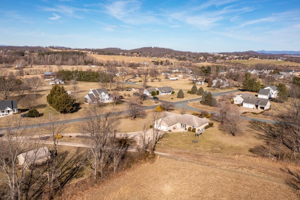 88 Cranberry Drive Stuarts Draft, VA 24477 - Photo 11 of 67