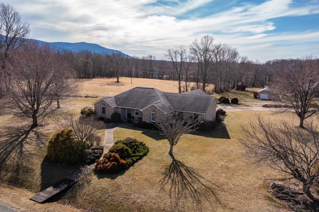 88 Cranberry Drive Stuarts Draft, VA 24477 - Photo 6 of 67