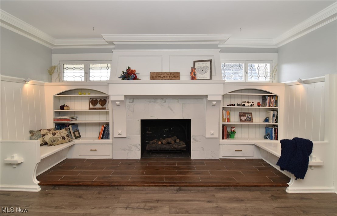 3200 Whitethorn Road Cleveland, OH 44118 - Photo 7 of 45 Cozy Inglenook with seating and bookshelves