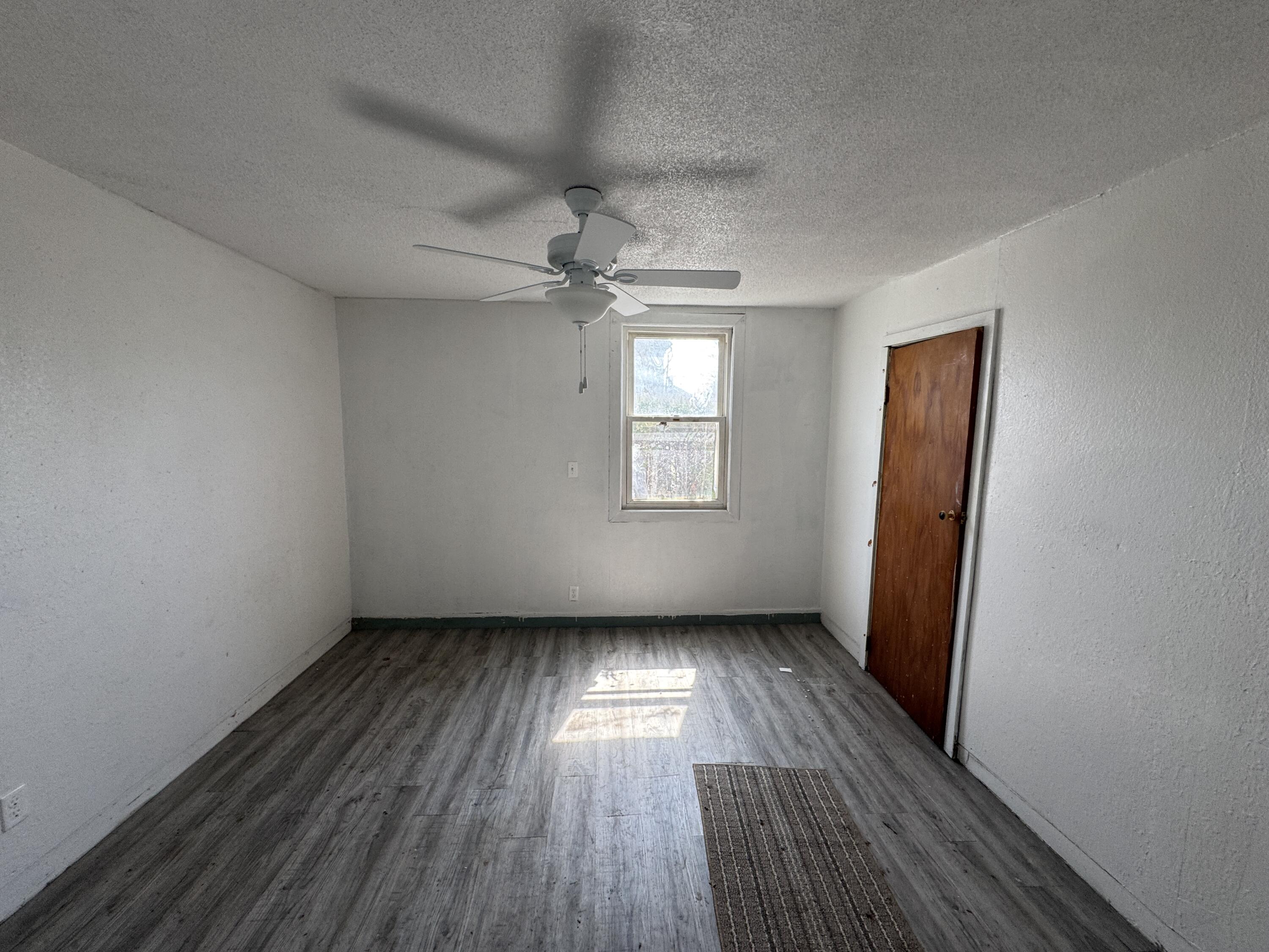 1146 Grand Avenue Racine, WI 53403 - Photo 9 of 10 1146 Grand Ave bed 2