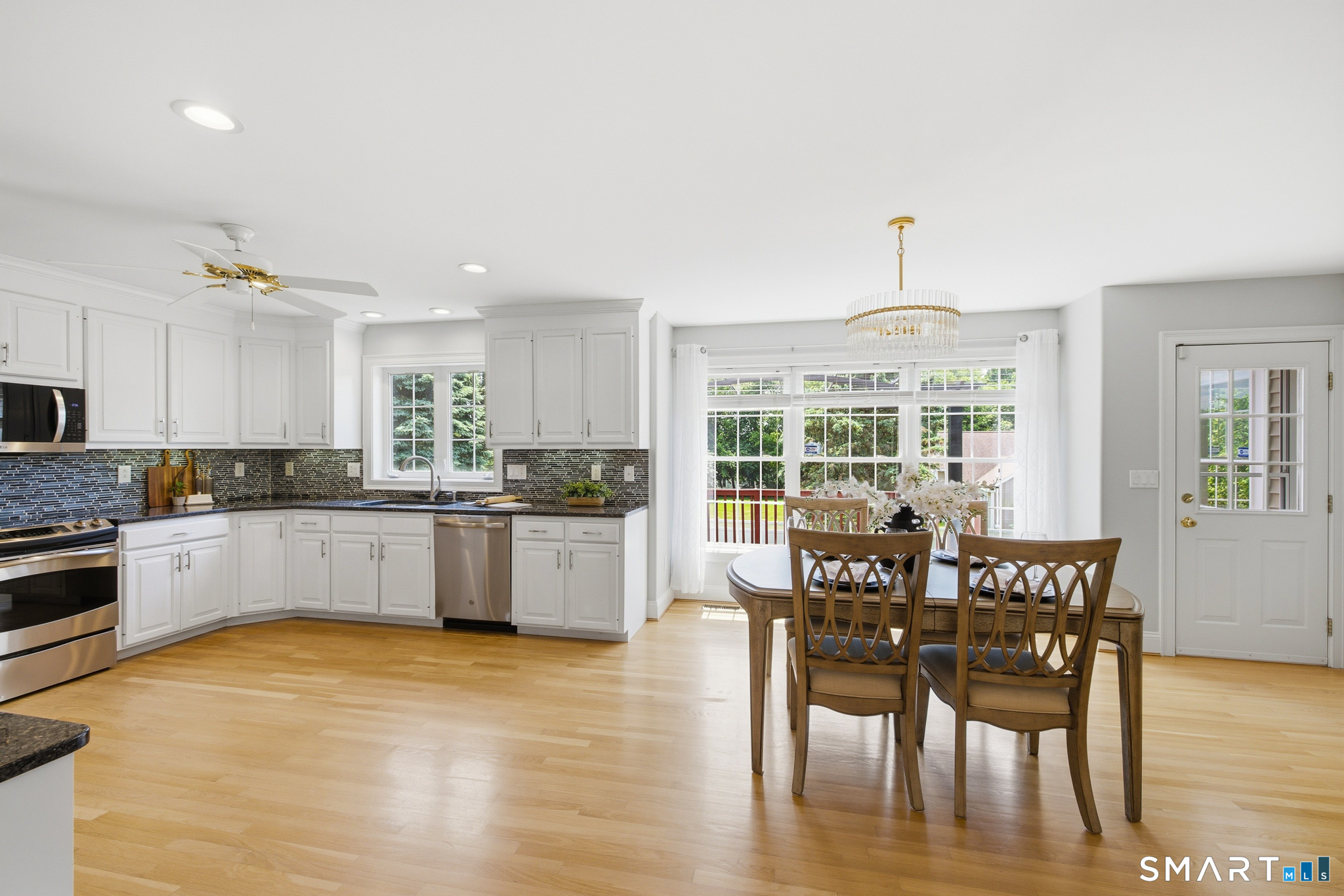 136 Talcott Ridge Road South Windsor, CT 06074 - Photo 7 of 40