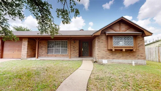 $1,850 | 302 Laurel Street, Bryan, TX 77801