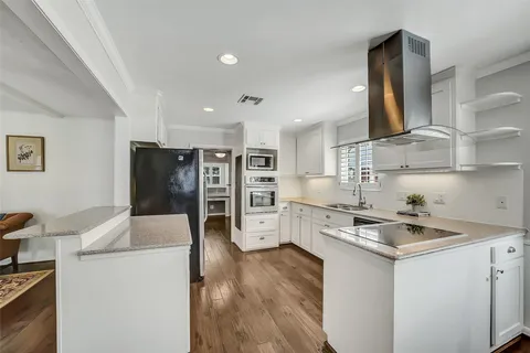 $715,000 | 10026 Overbrook Lane, Houston, TX 77042