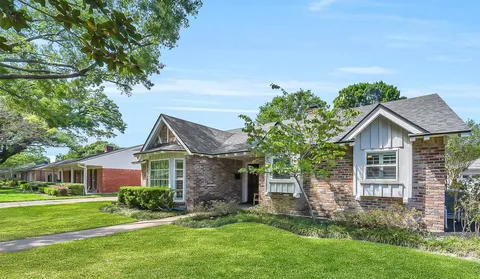 $715,000 | 10026 Overbrook Lane, Houston, TX 77042