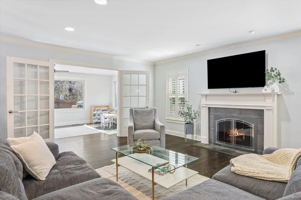 $699,000 | 271 Sunset Avenue, Glen Ellyn, IL 60137