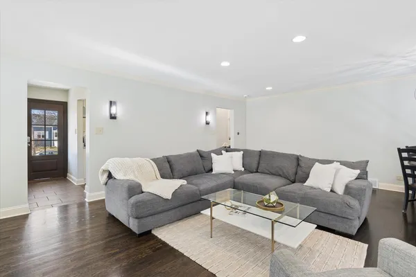 $699,000 | 271 Sunset Avenue, Glen Ellyn, IL 60137