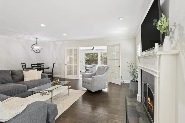 $699,000 | 271 Sunset Avenue, Glen Ellyn, IL 60137