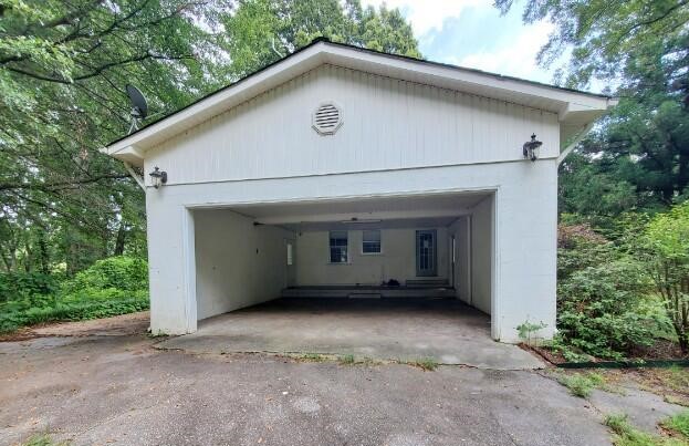 1110 Highway 59 Fair Play, SC 29643 - Photo 2 of 14 carport