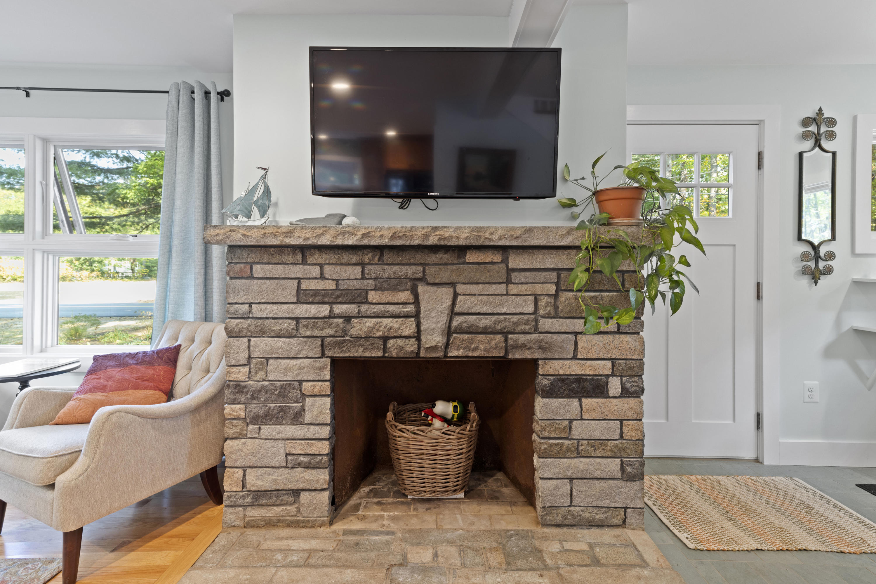 95 Captain Thomas Road Ogunquit, ME 03907 - Photo 12 of 24 Fireplace