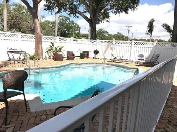 $3,750 | 3356 Bird Avenue, Unit 10, Miami, FL 33133