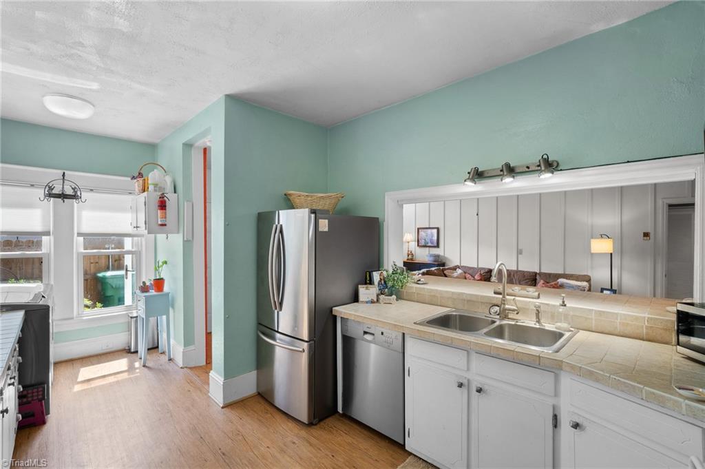 415 Otteray Avenue High Point, NC 27262 - Photo 24 of 39
