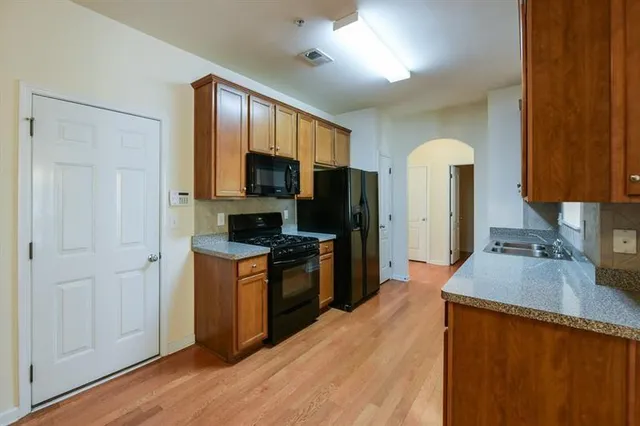 $2,880 | 981 Brownstone Lane Southwest, Unit 17, Marietta, GA 30064