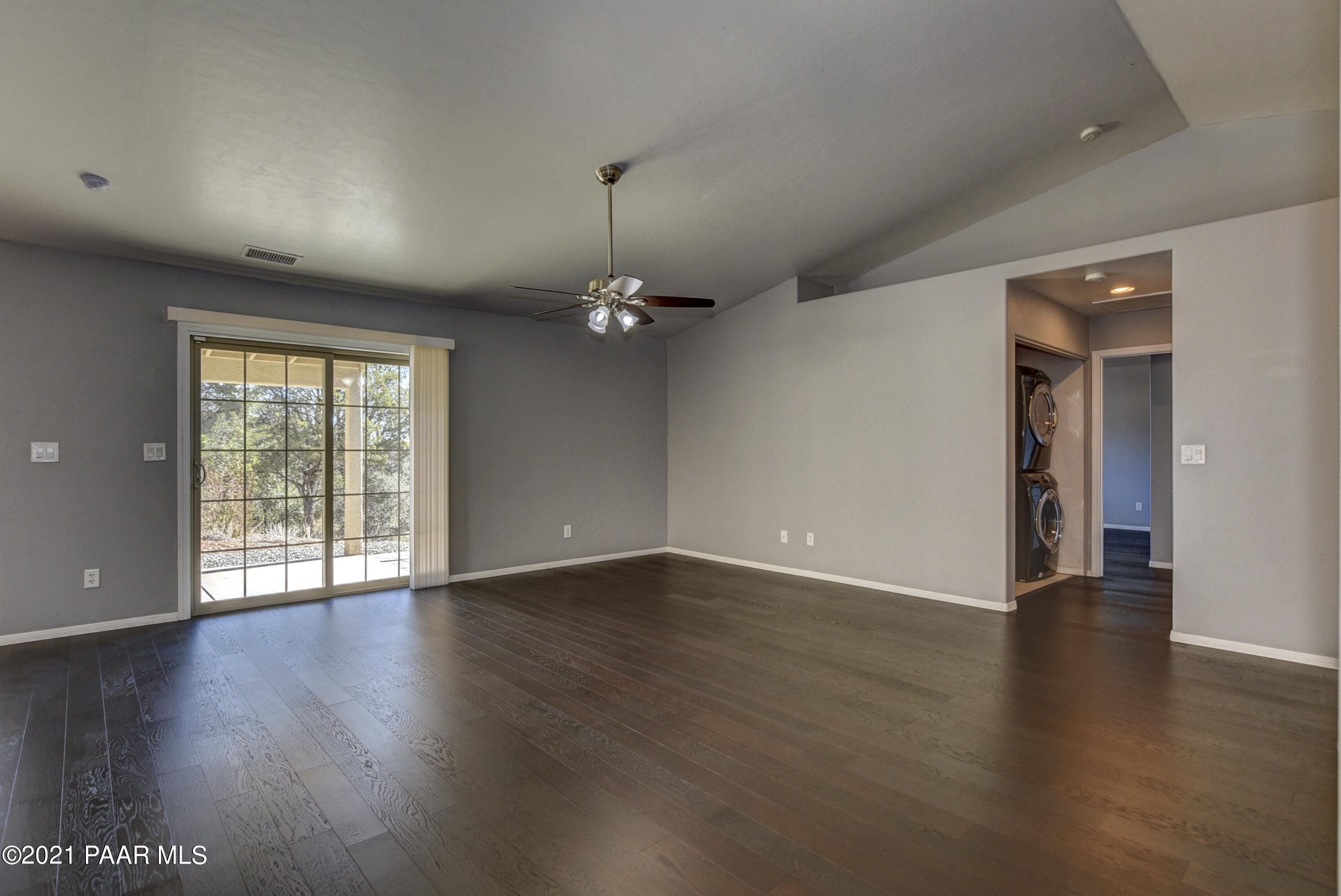 1827 North Topaz Road Prescott, AZ 86301 - Photo 17 of 22 Living Room