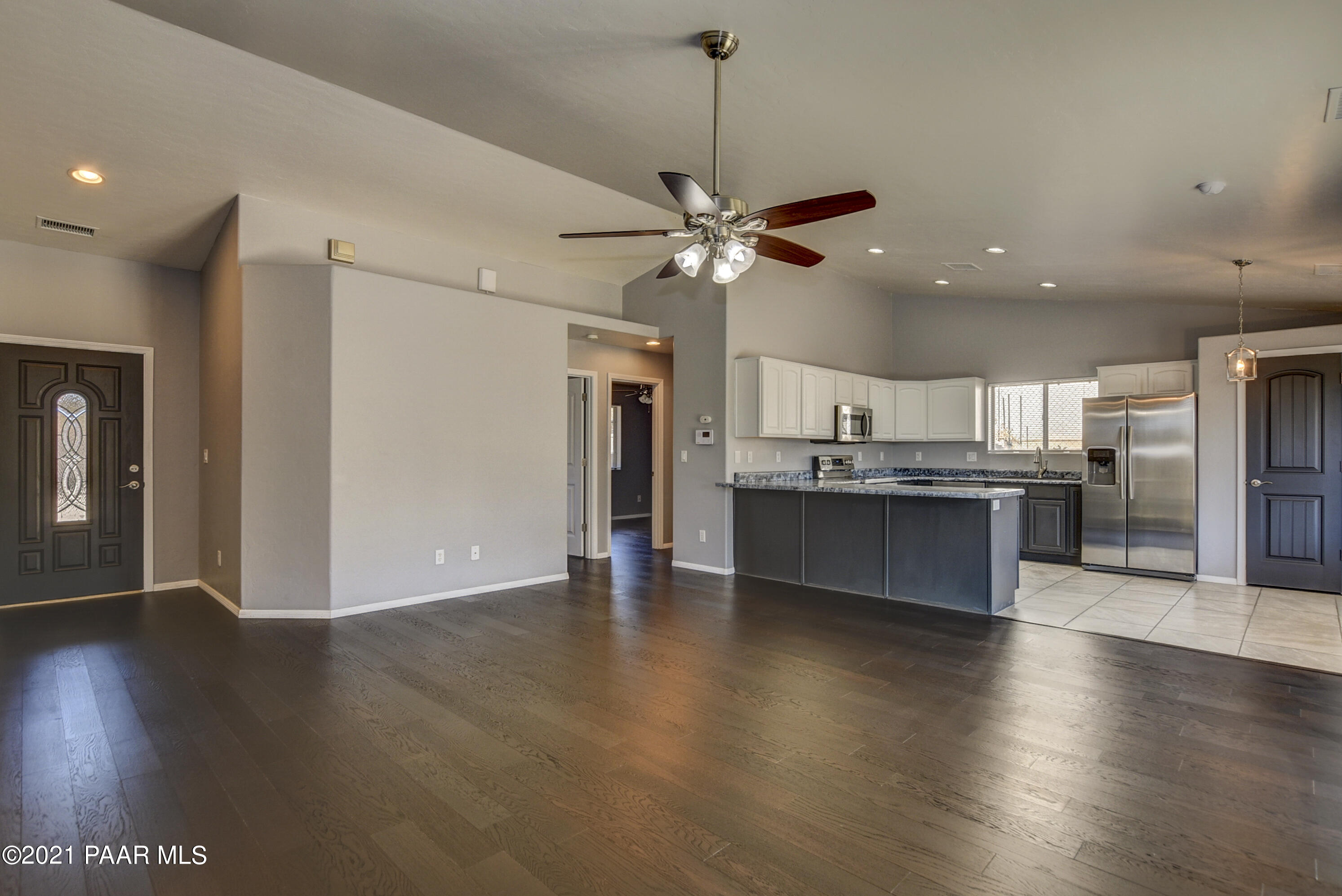 1827 North Topaz Road Prescott, AZ 86301 - Photo 18 of 22 Living Room