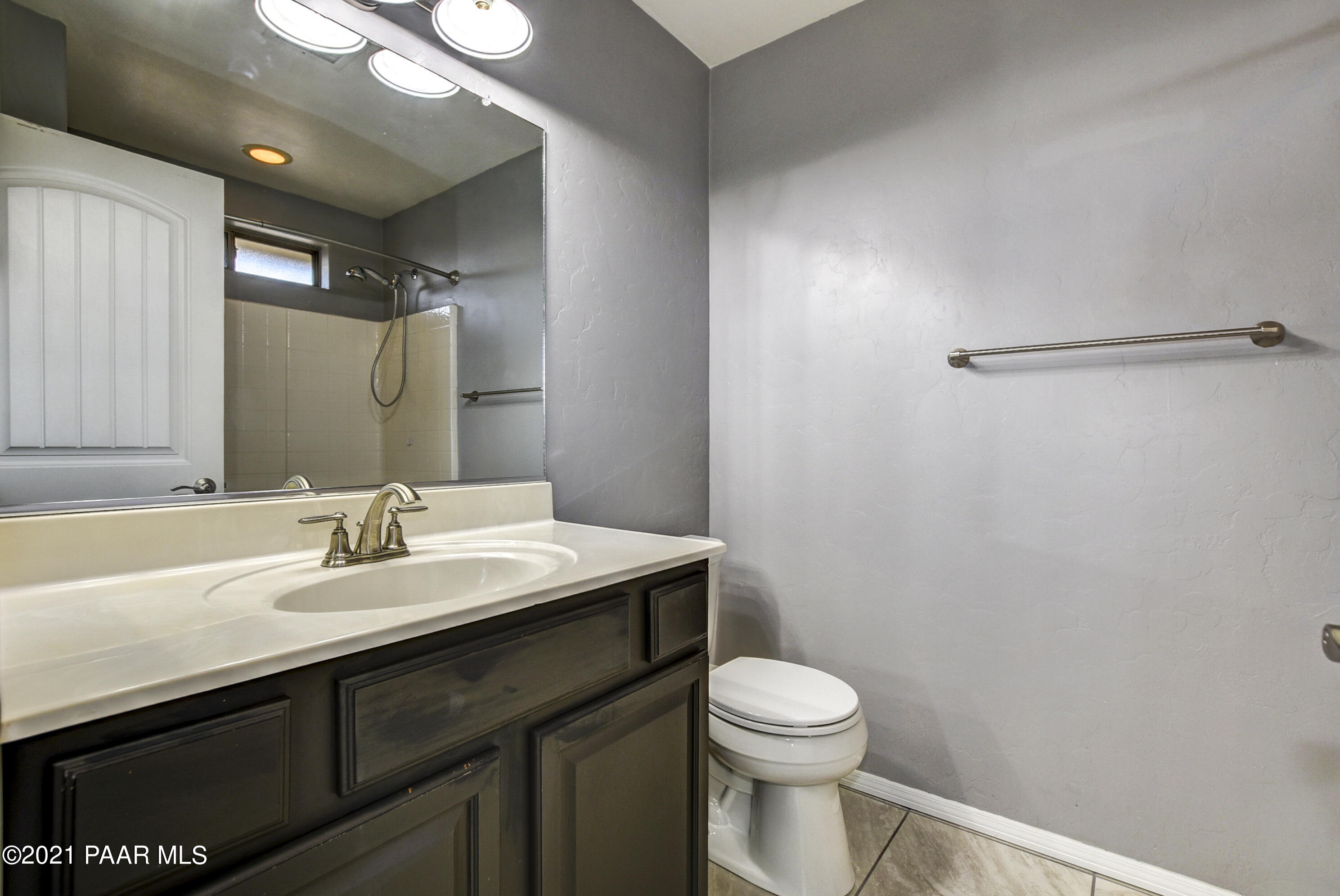 1827 North Topaz Road Prescott, AZ 86301 - Photo 19 of 22 Primary Bathroom