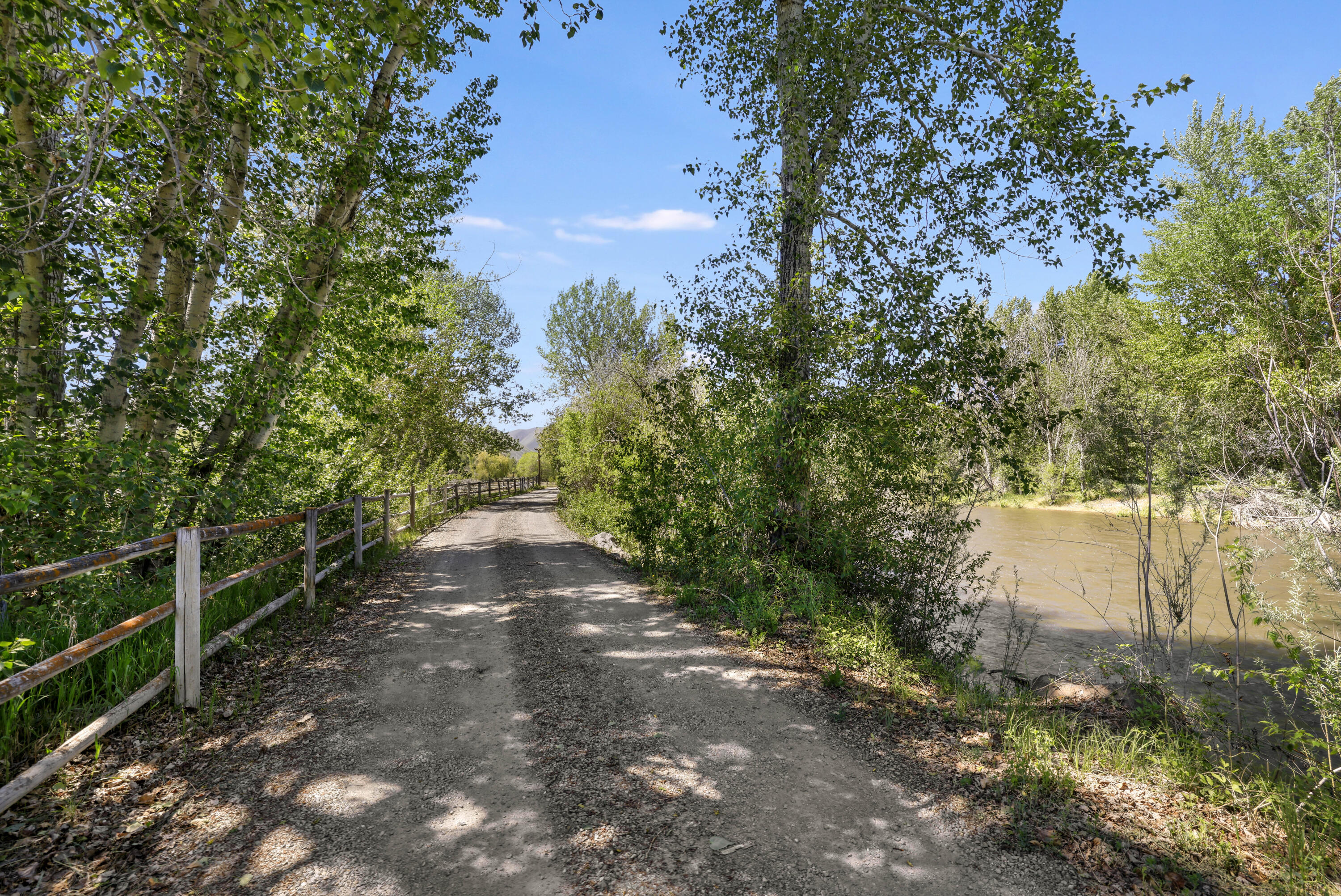 15 Lower Broadford Road Bellevue, ID 83313 - Photo 51 of 57 Driveway