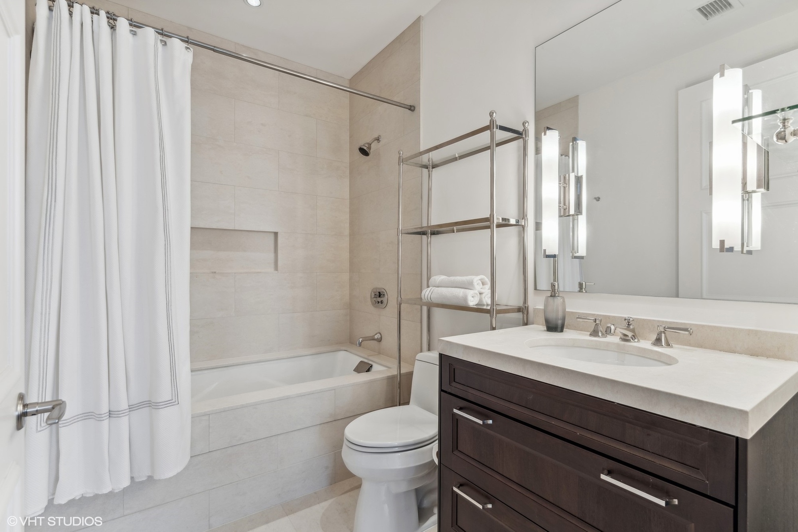 118 East Erie Street, Unit 27G Chicago, IL 60611 - Photo 21 of 30