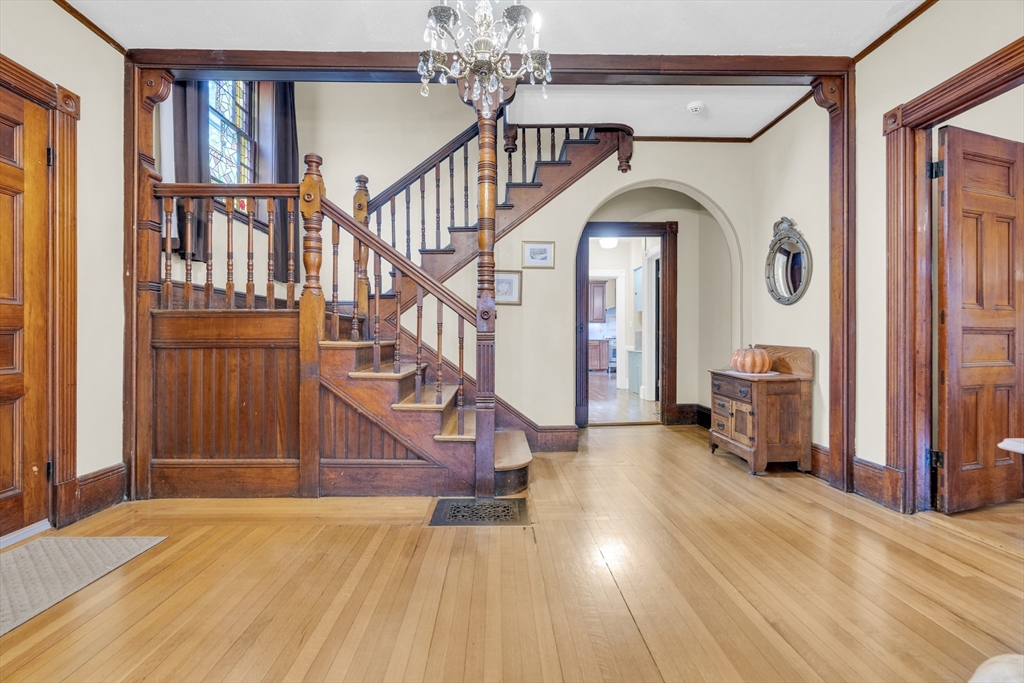 17 Bowker Road Waltham, MA 02453 - Photo 3 of 38 Gallery Image 3