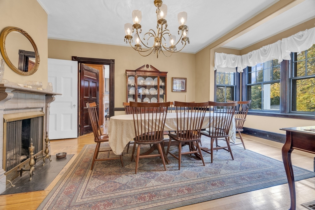 17 Bowker Road Waltham, MA 02453 - Photo 8 of 38 Gallery Image 8