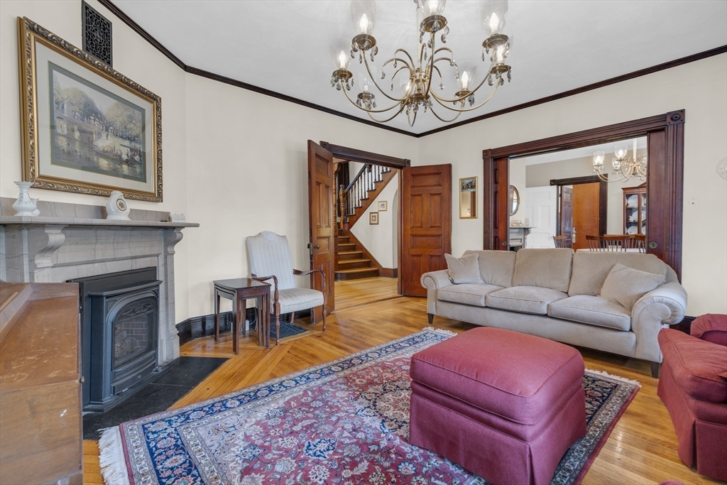17 Bowker Road Waltham, MA 02453 - Photo 9 of 38 Gallery Image 9