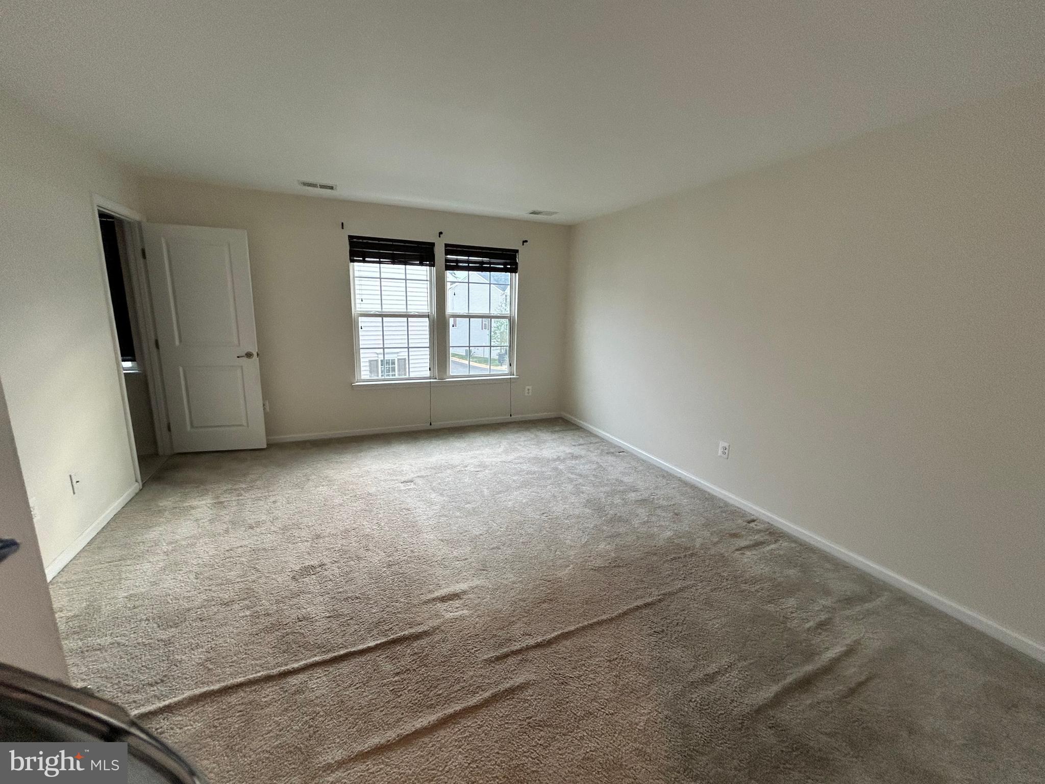 6170 Willow Place Bealeton, VA 22712 - Photo 17 of 28 an empty room with windows