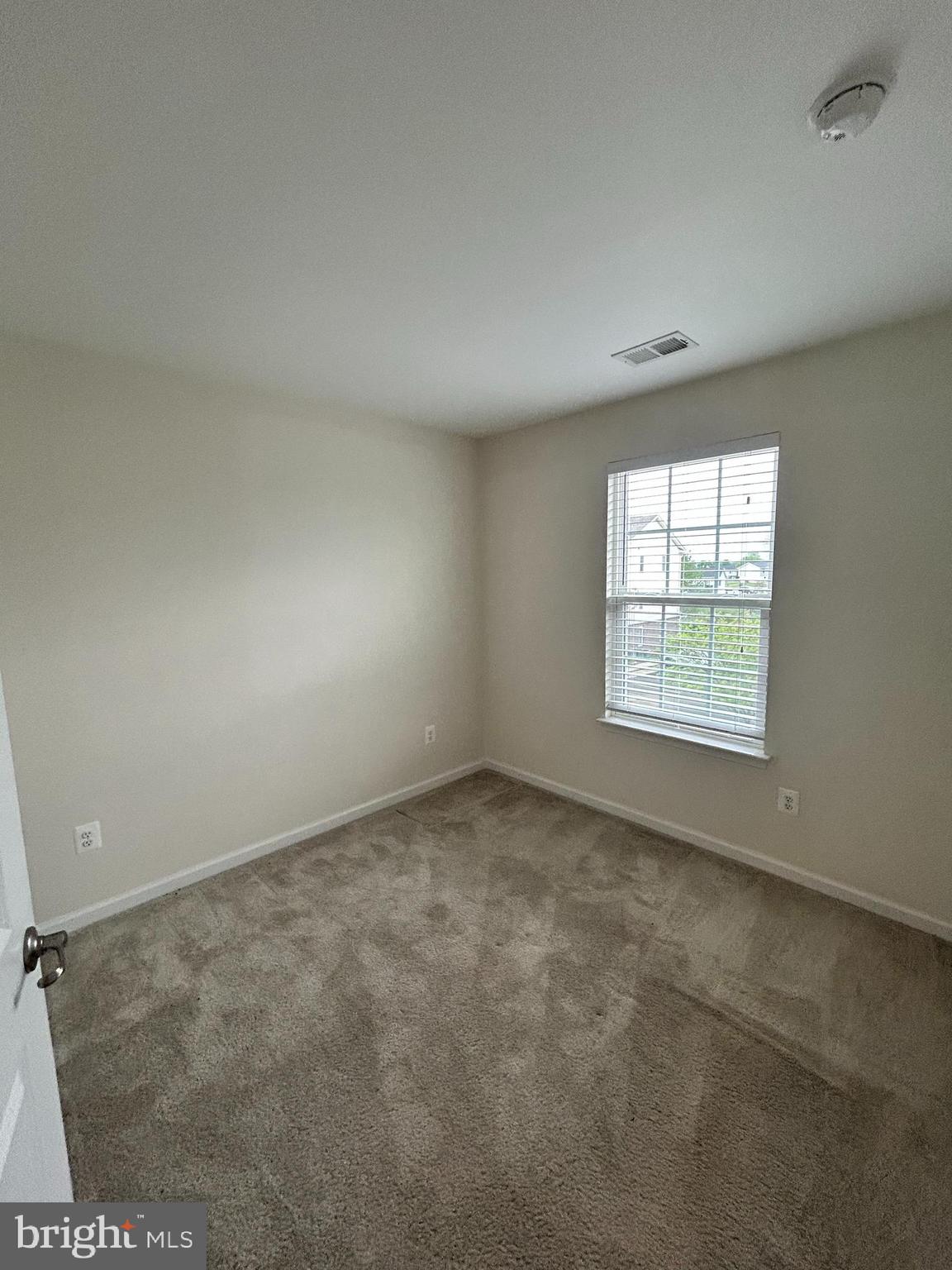 6170 Willow Place Bealeton, VA 22712 - Photo 24 of 28 an empty room with windows
