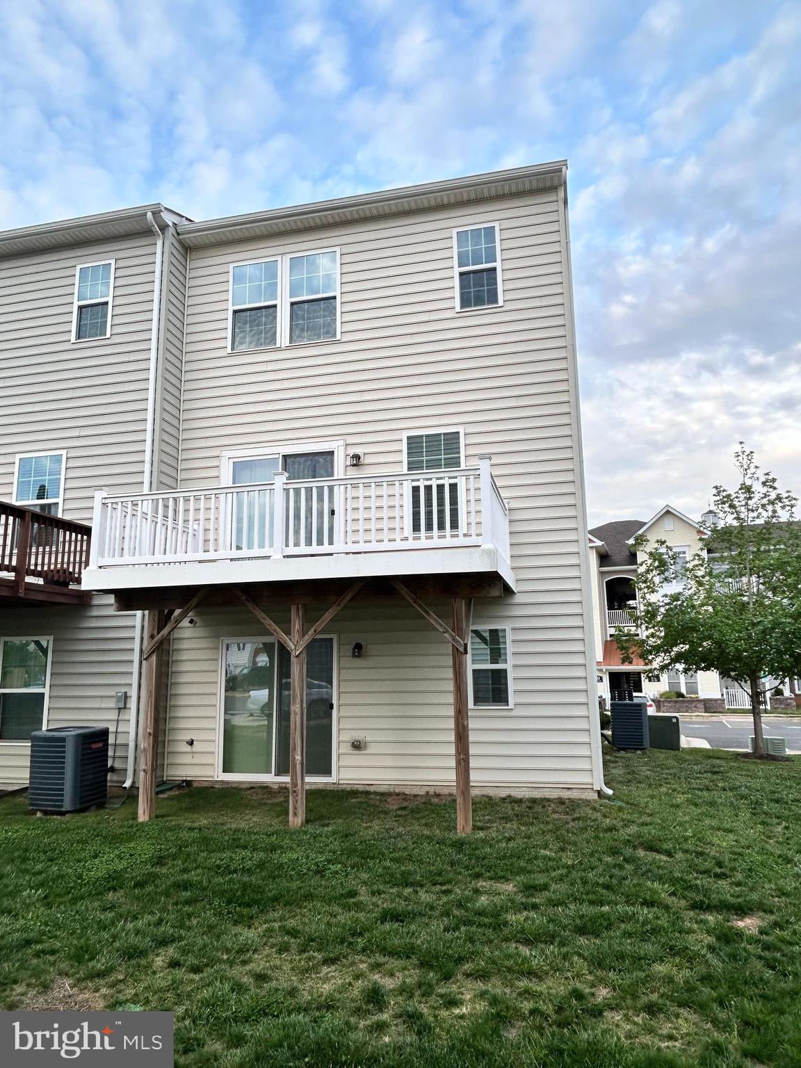 6170 Willow Place Bealeton, VA 22712 - Photo 27 of 28 a front view of a house with a garden