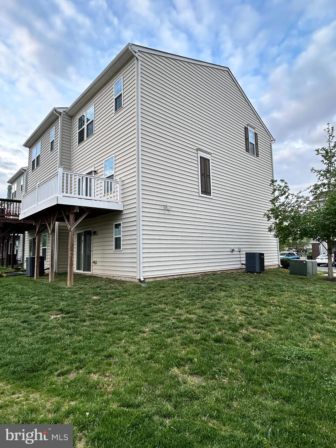 6170 Willow Place Bealeton, VA 22712 - Photo 28 of 28 a front view of a house with a garden