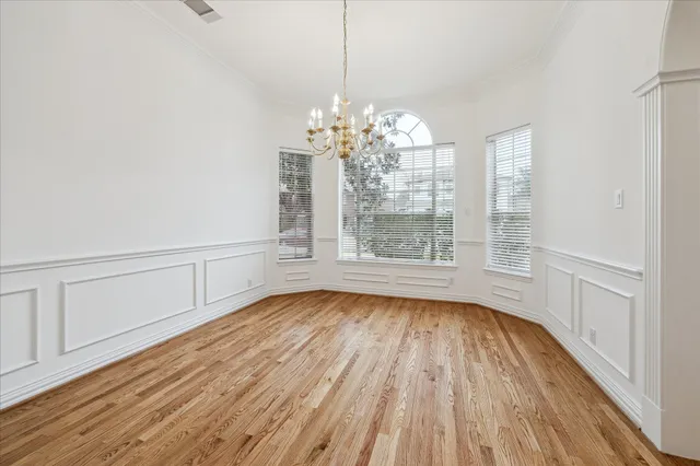 $985,000 | 5107 Locust Street, Bellaire, TX 77401