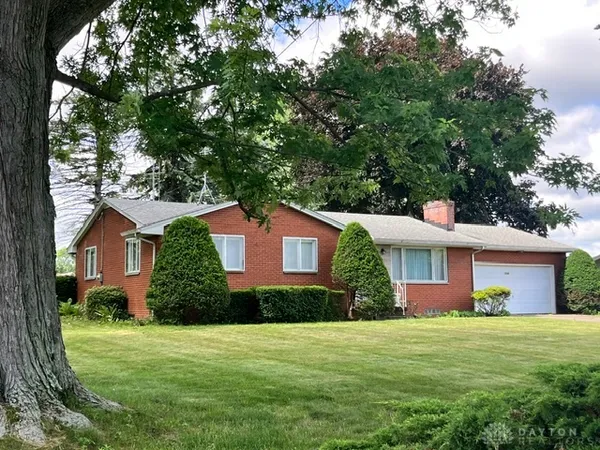 $277,000 | 2520 Hollyview Street Northeast, Canton, OH 44721