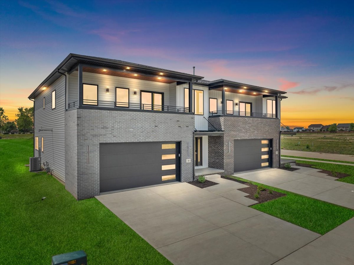 385 Larkspur Lane Normal, IL 61761 - Photo 2 of 64