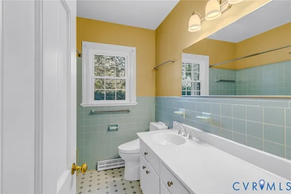 a view of empty room with a window