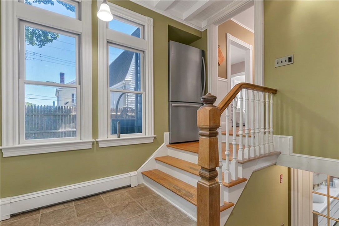 3 Sycamore Street Newport, RI 02840 - Photo 14 of 41