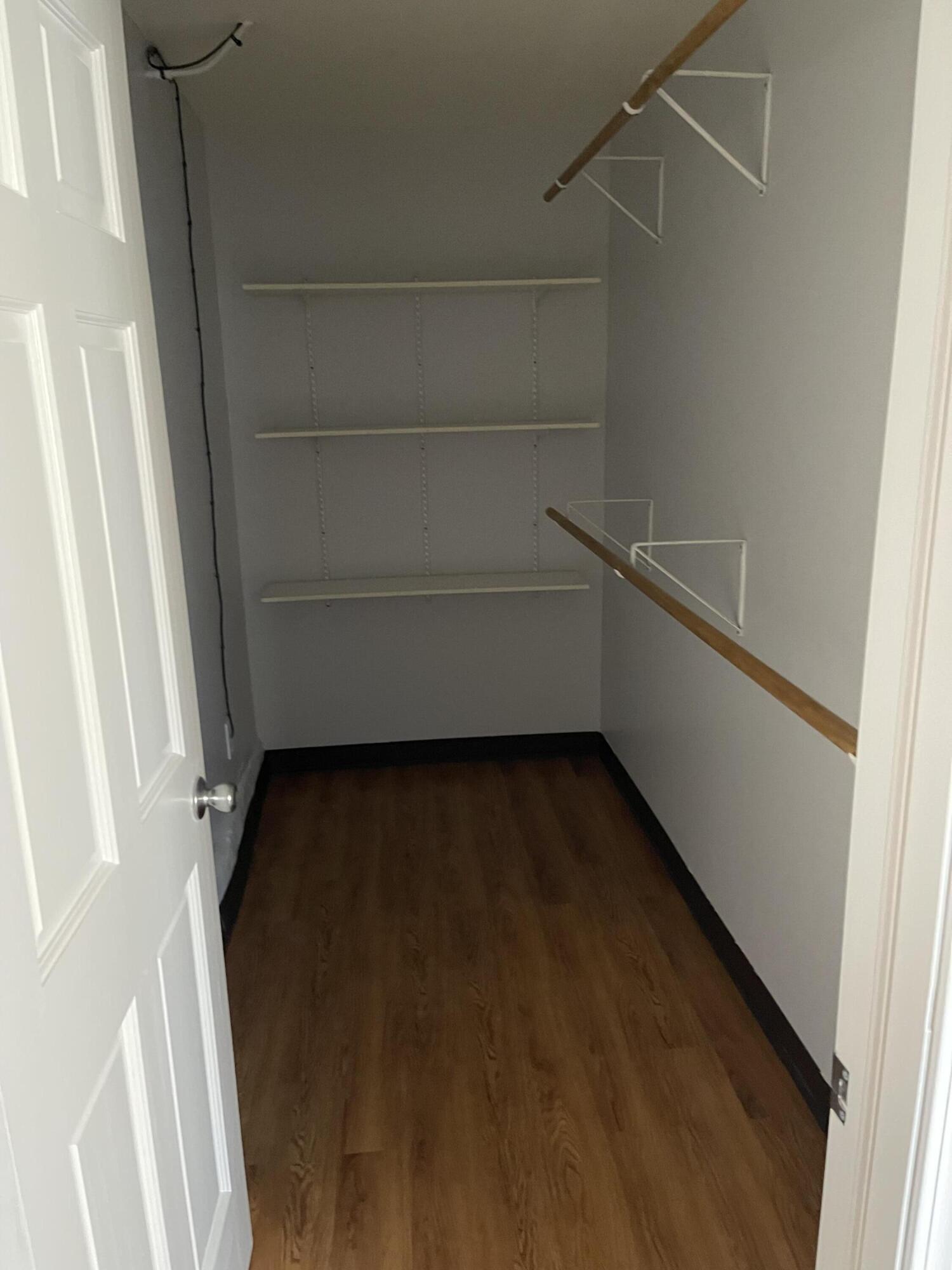 1820 Davis Avenue Whiting, IN 46394 - Photo 6 of 27 a view of small space