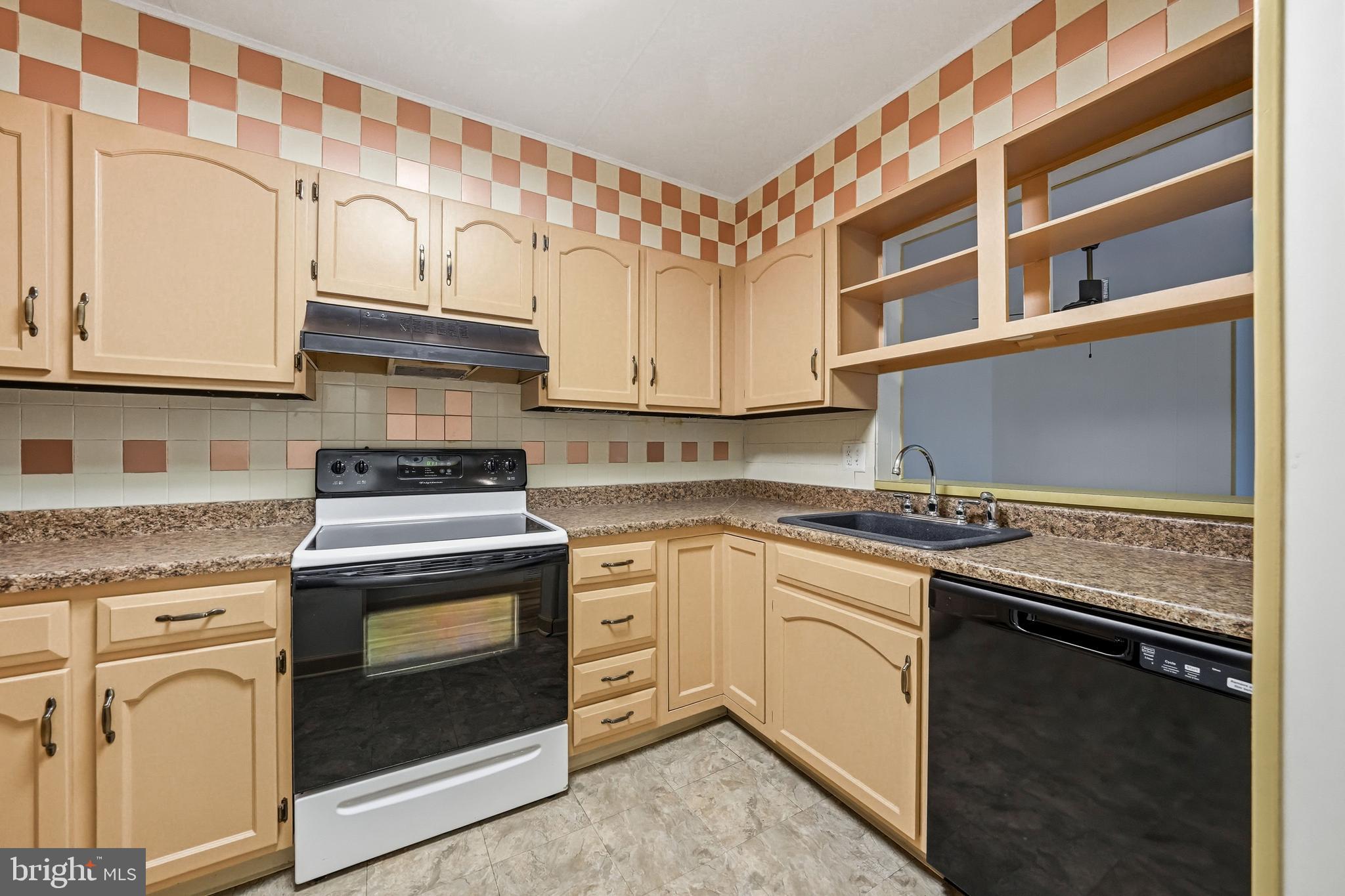 25 South Church Road, Unit 93 Maple Shade, NJ 08052 - Photo 17 of 28 Electric cooking